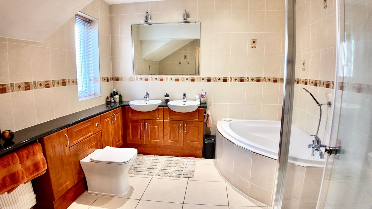 Gellideg Lane, Maesycwmmer, CF82