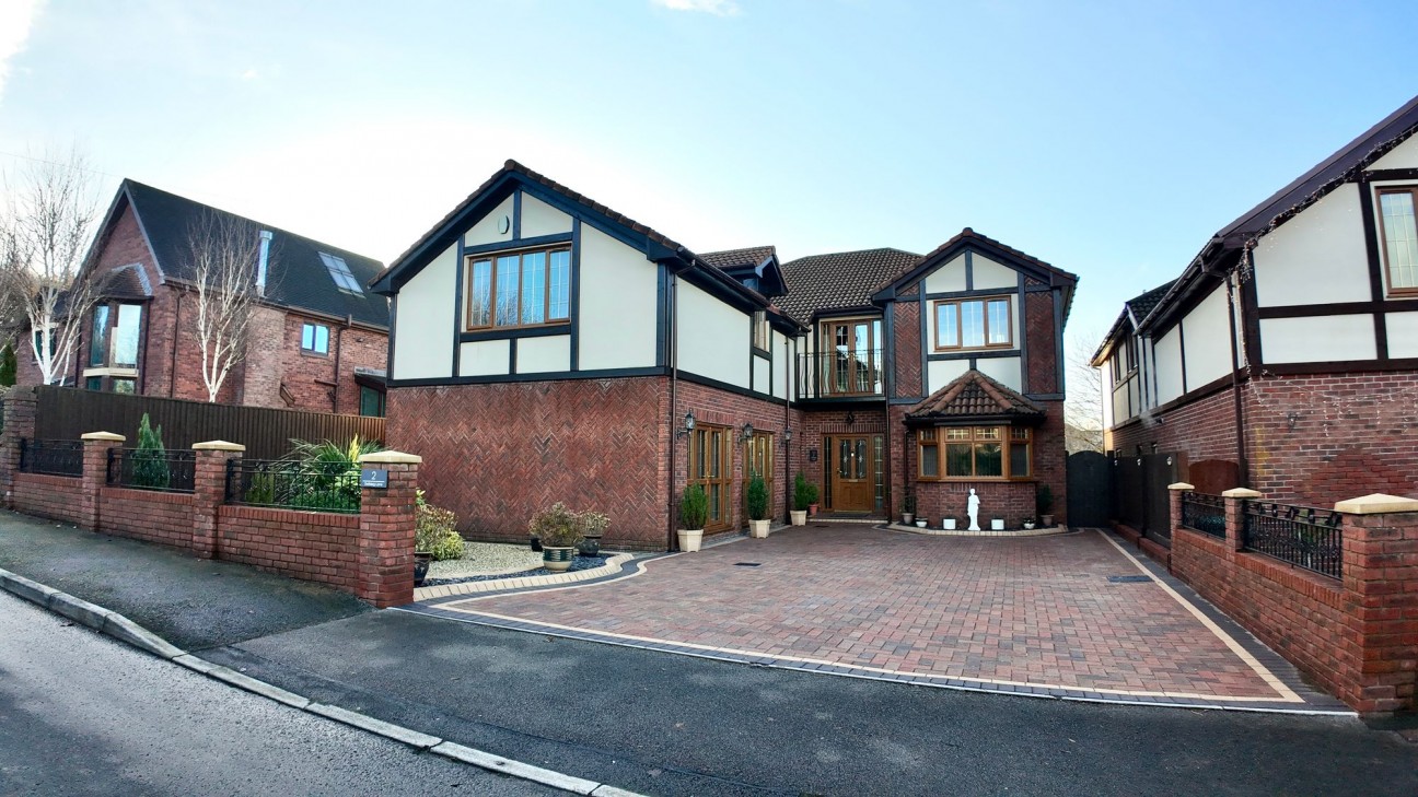 Gellideg Lane, Maesycwmmer, CF82