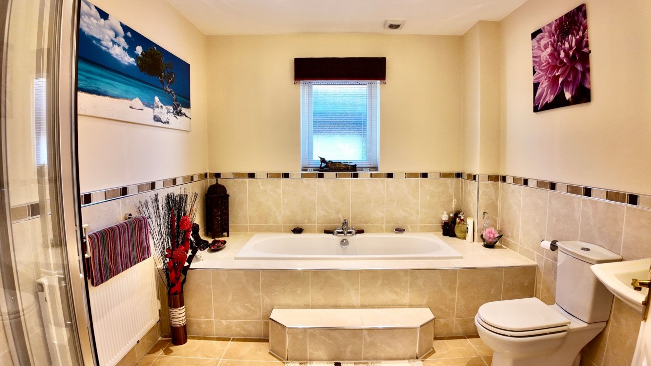 Gellideg Lane, Maesycwmmer, CF82