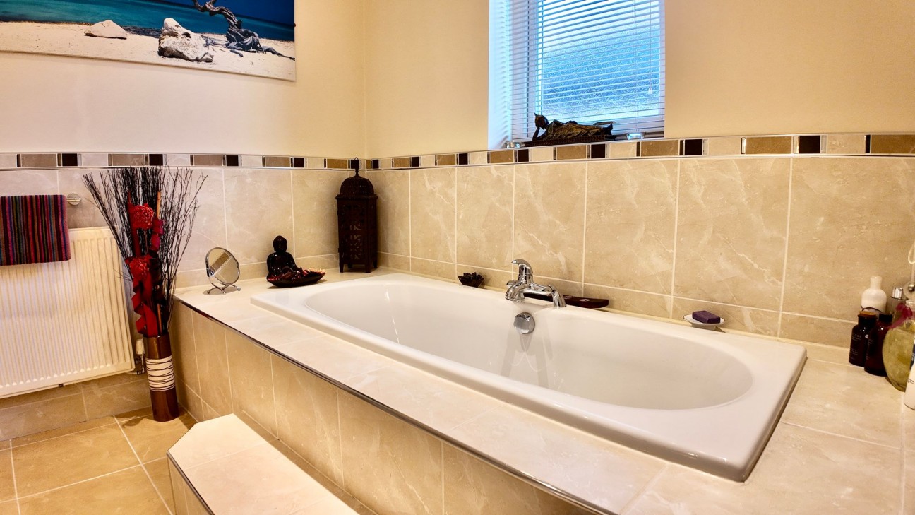 Gellideg Lane, Maesycwmmer, CF82