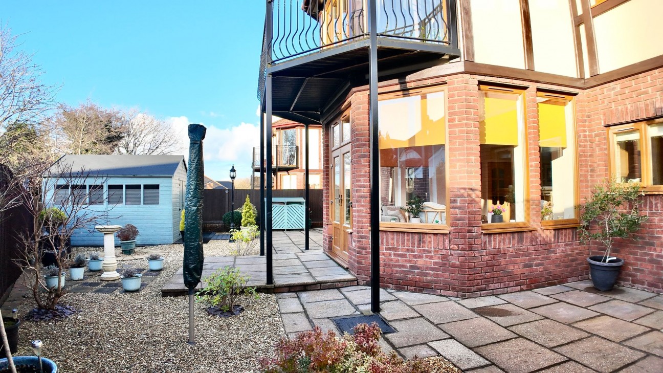 Gellideg Lane, Maesycwmmer, CF82