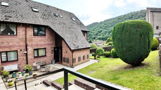 Cae Gorlan Court, Abercarn, NP11
