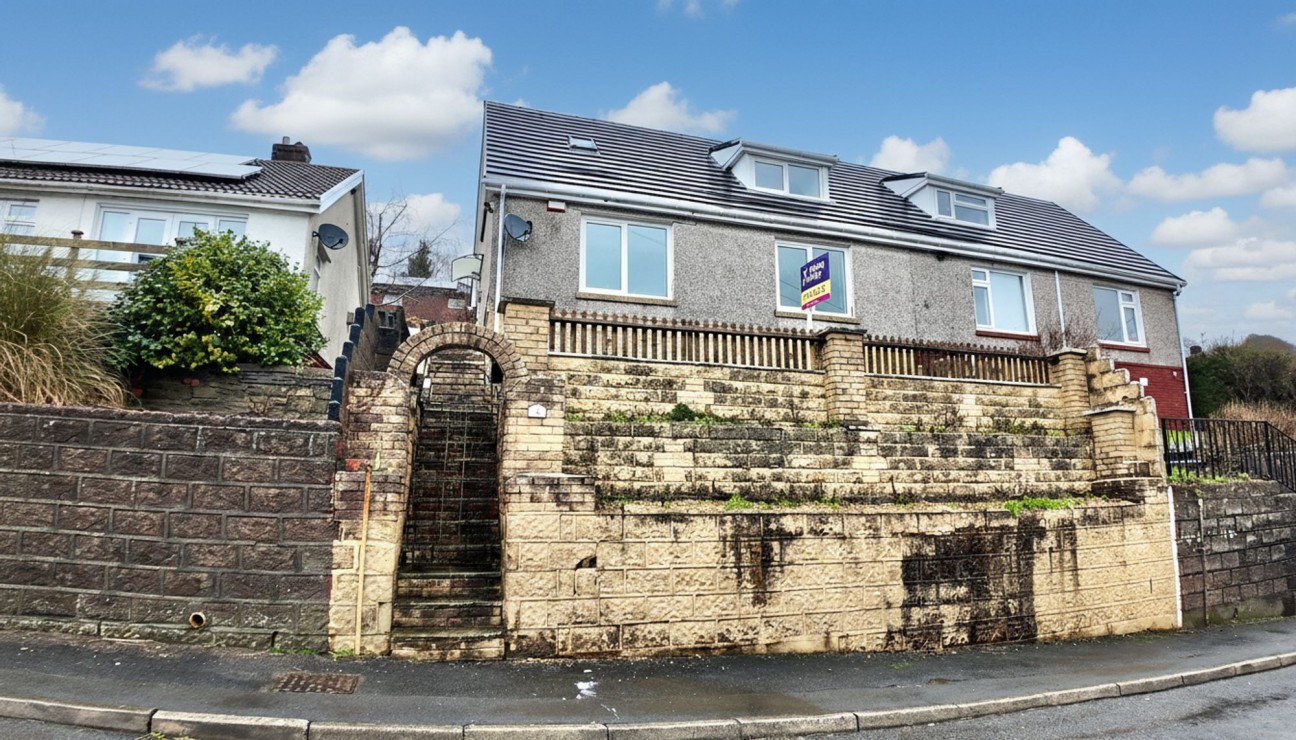 Farm Road, Crumlin, NP11