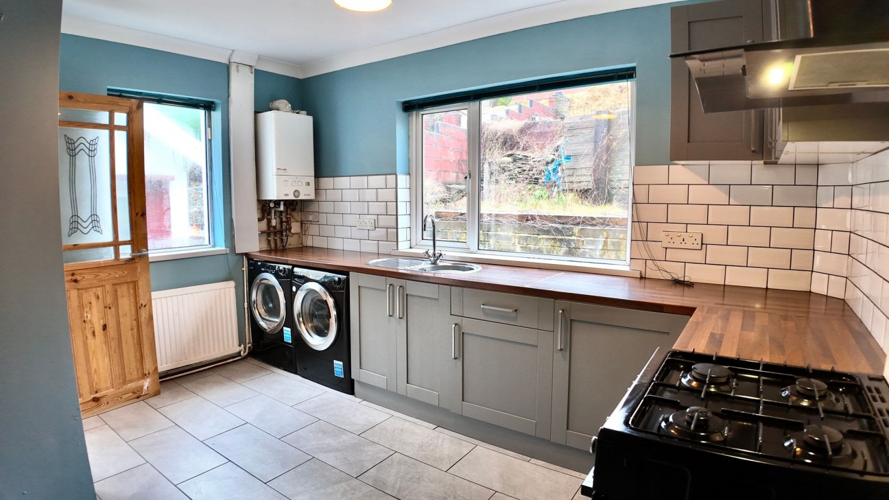 Farm Road, Crumlin, NP11