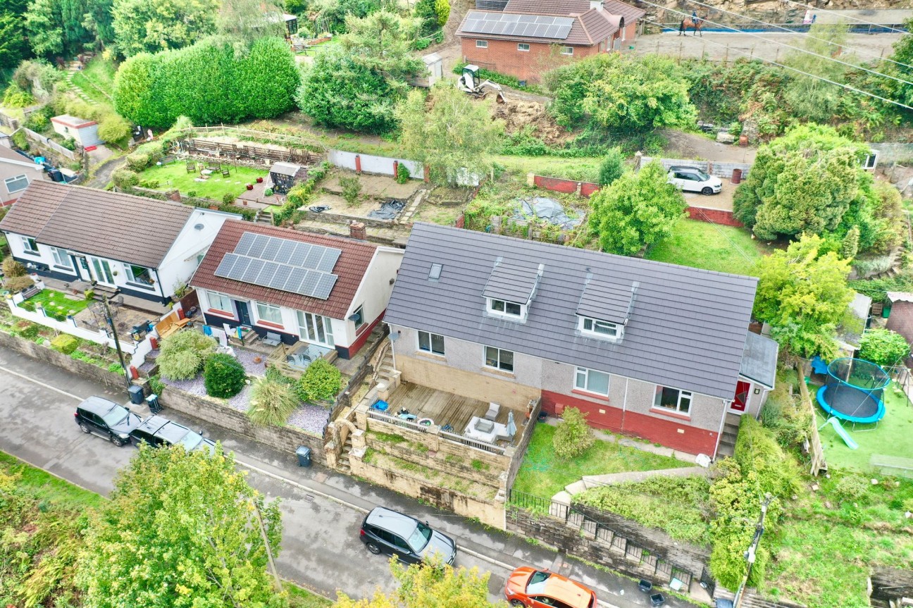 Farm Road, Crumlin, NP11