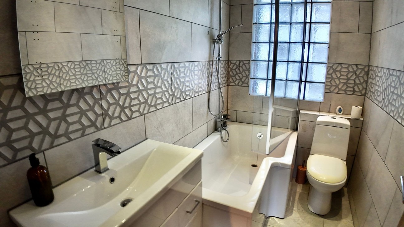 Farm Road, Crumlin, NP11