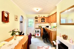 Albertina Road, Newbridge, NP11