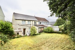 Albertina Road, Newbridge, NP11