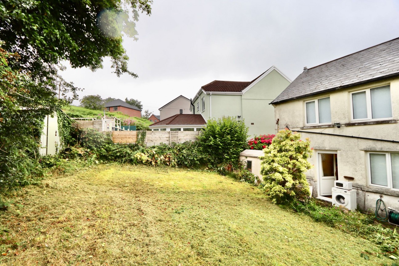 Albertina Road, Newbridge, NP11