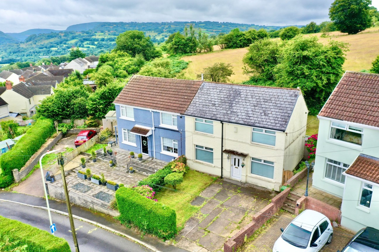 Albertina Road, Newbridge, NP11