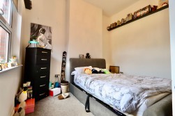 Central Avenue, Oakdale, NP12