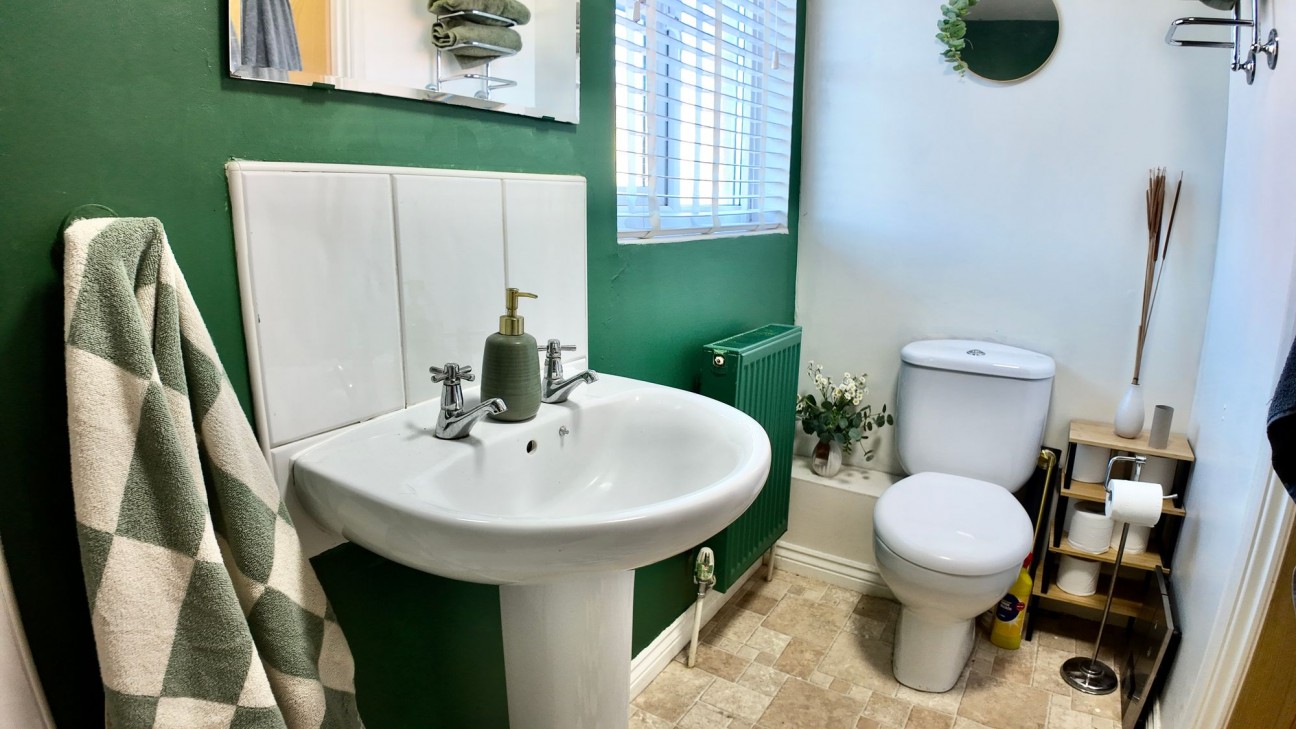 Maes Yr Afon, Pontllanfraith, NP12