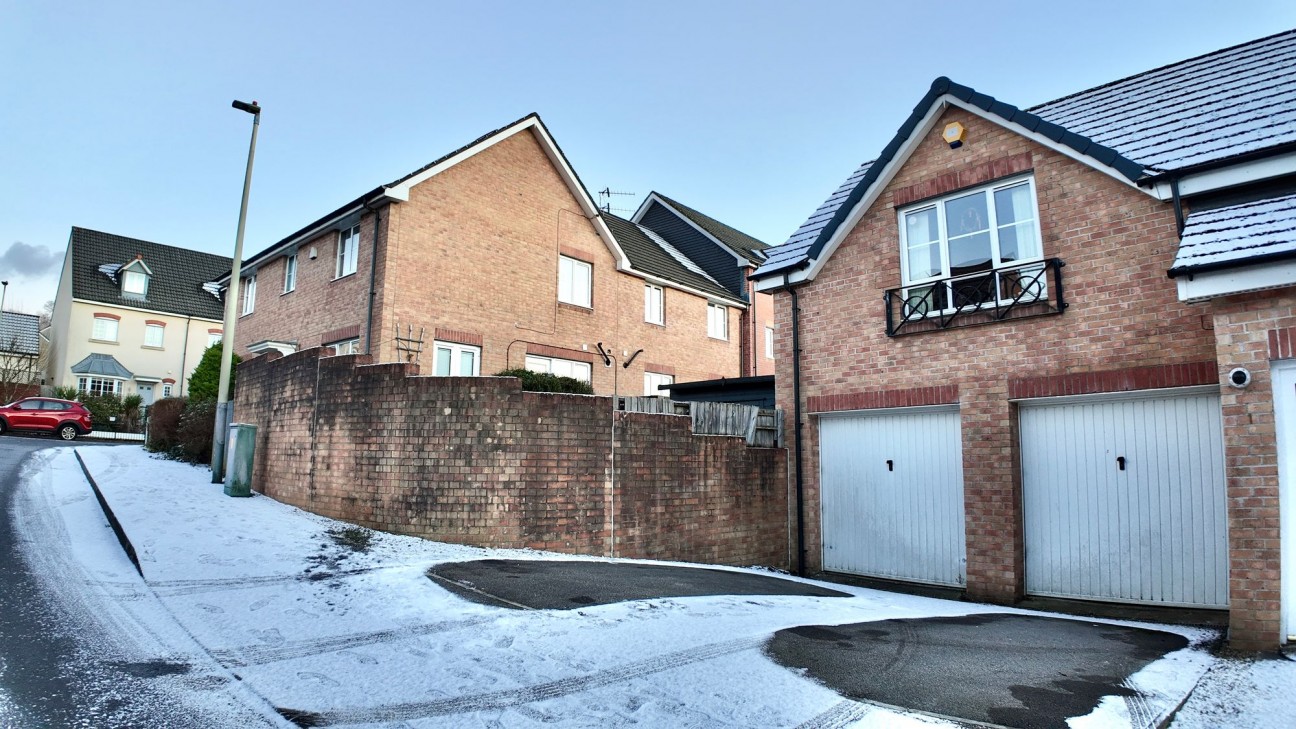 Maes Yr Afon, Pontllanfraith, NP12