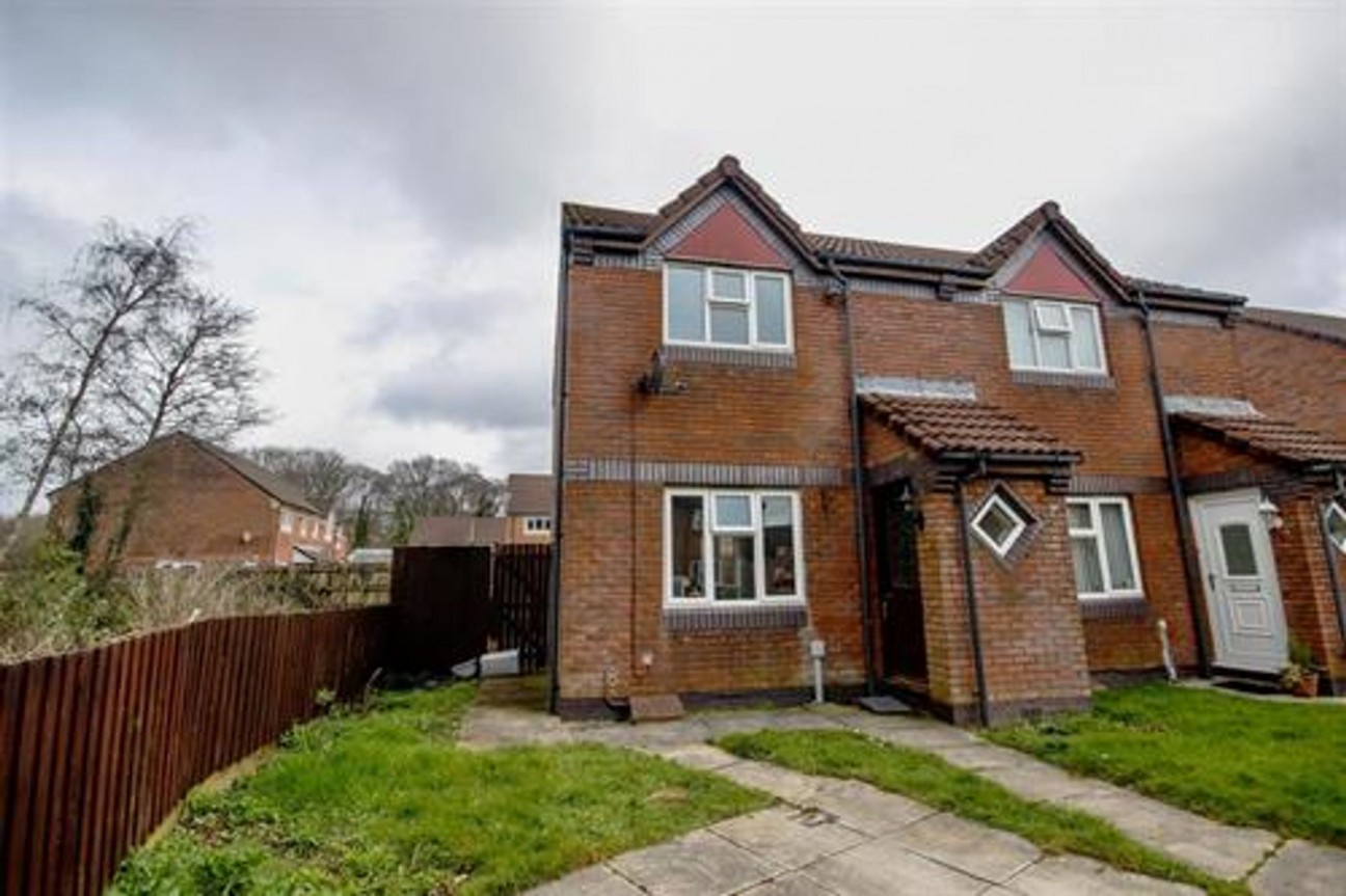 Heol Cae Fan Heulog, Caerphilly, CF83