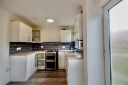 Heol Cae Fan Heulog, Caerphilly, CF83