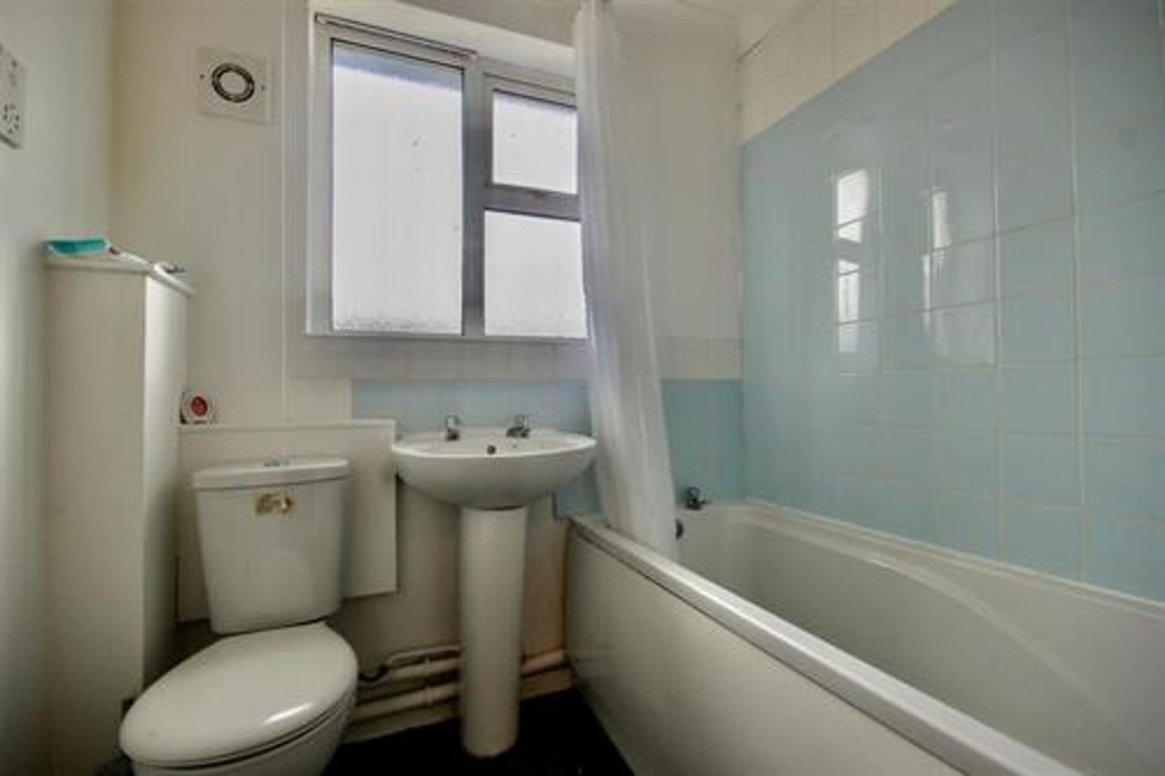 Heol Cae Fan Heulog, Caerphilly, CF83