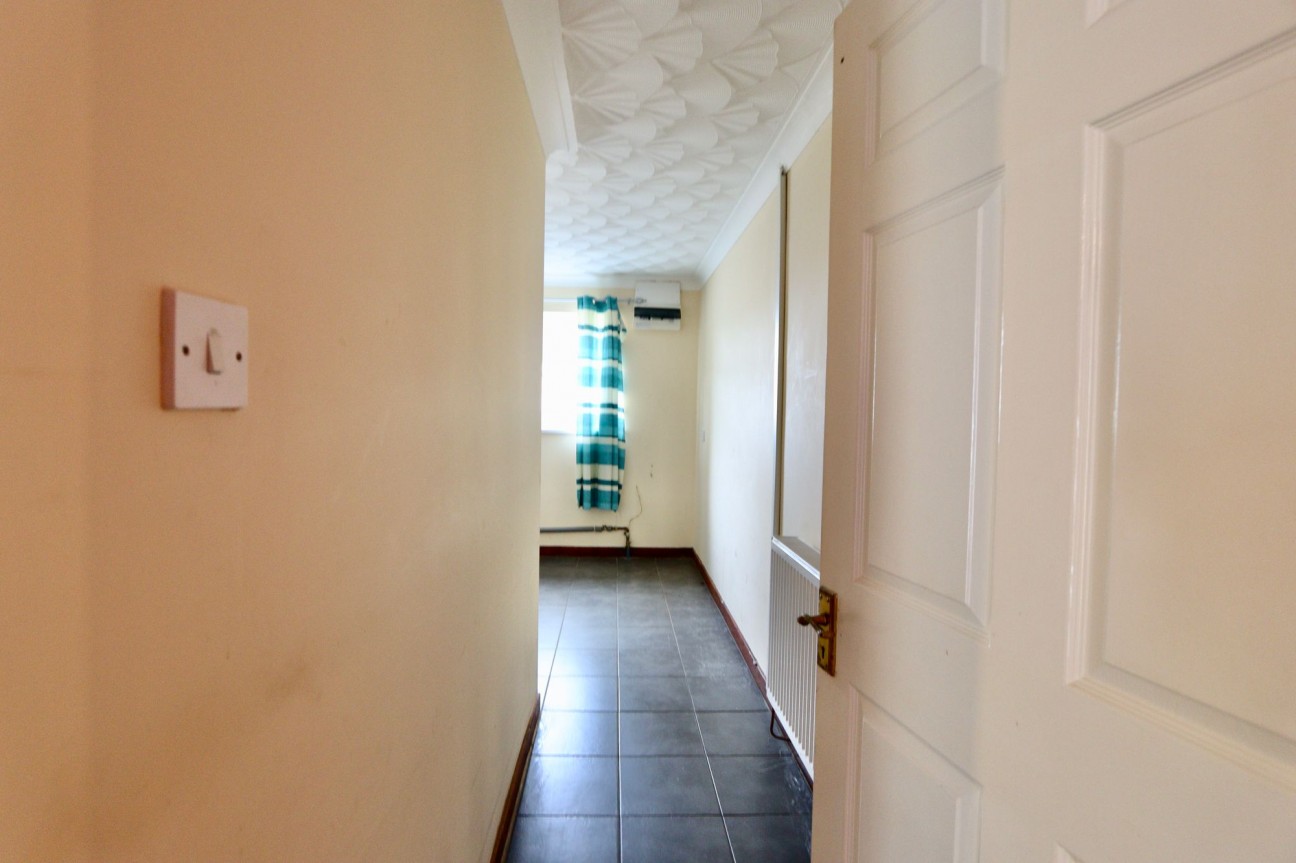 James Street, Markham, NP12