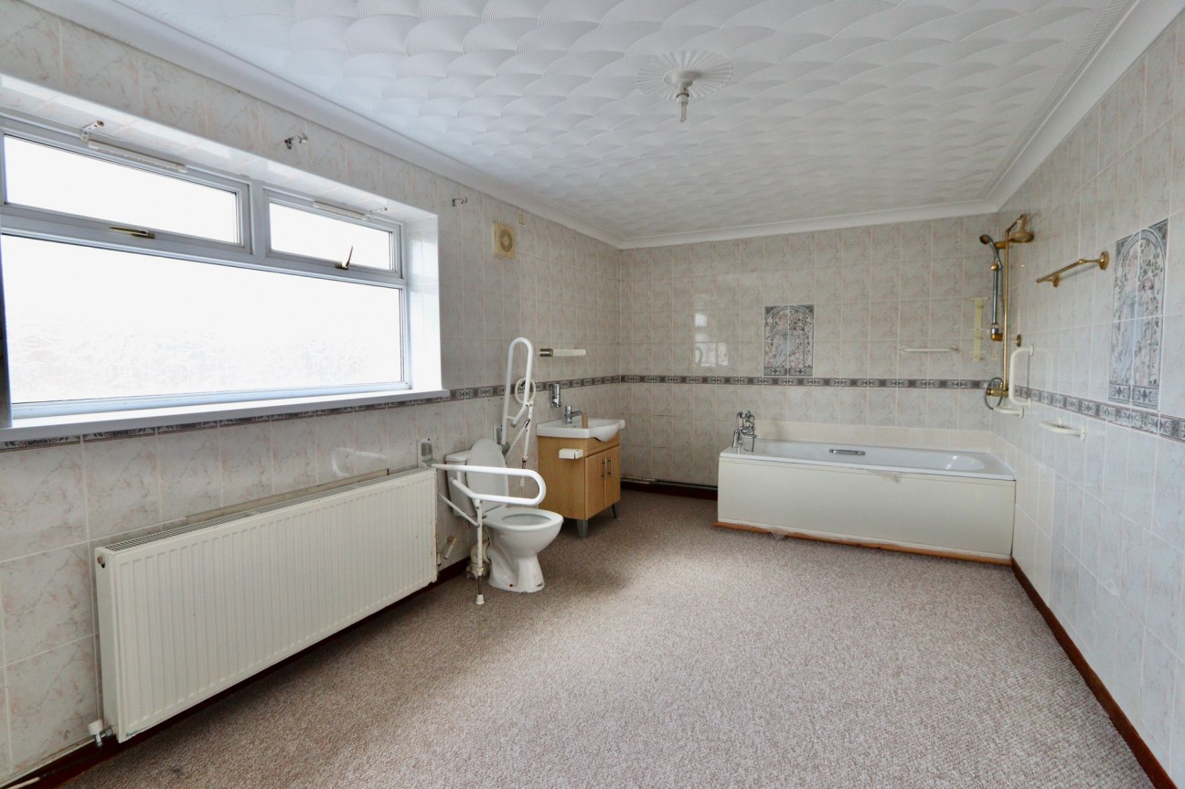 James Street, Markham, NP12