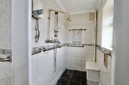 James Street, Markham, NP12