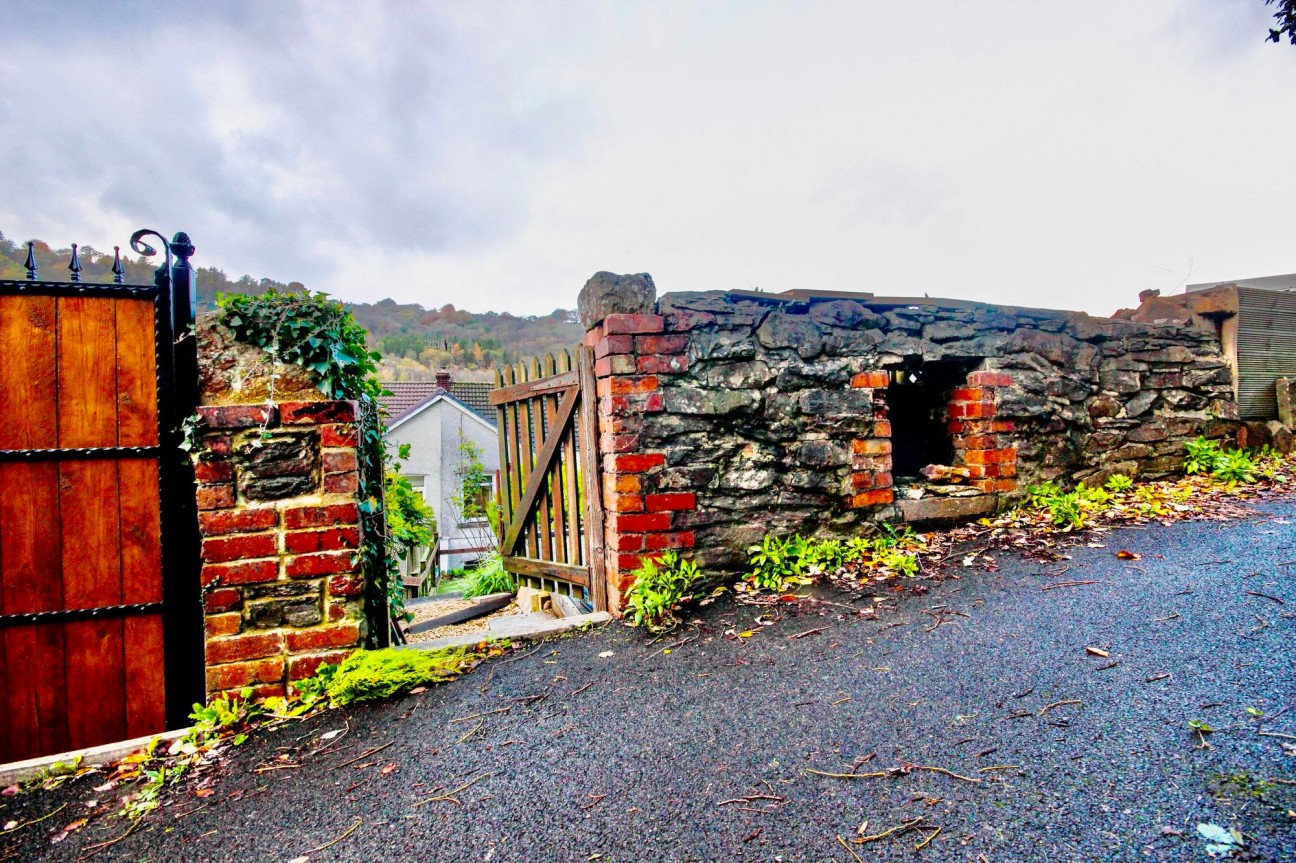 Caerllwyn Terrace, Ynysddu, NP11