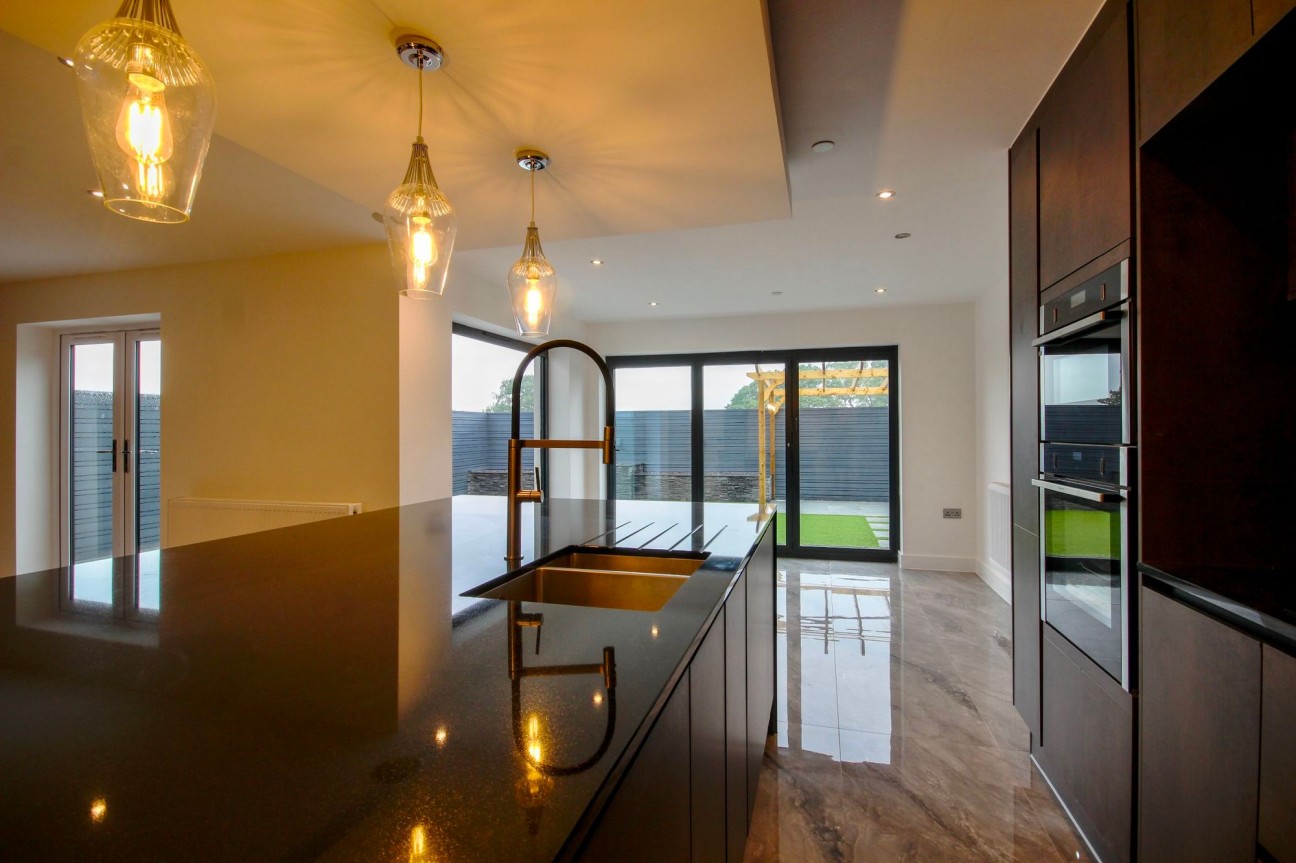 Heol-Y-Bedw-Hirion, Markham, NP12