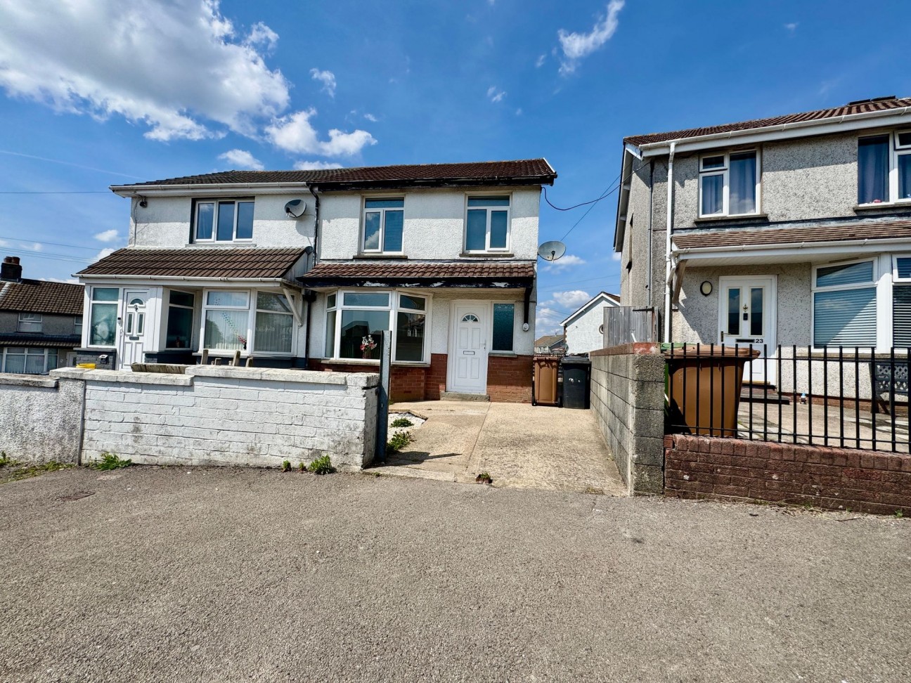 Tynycoed Crescent, Cefn Fforest, NP12