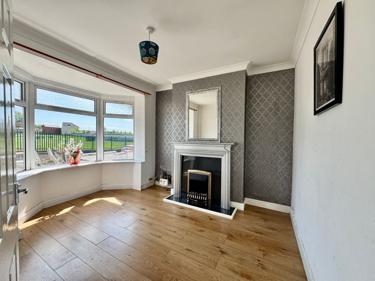 Tynycoed Crescent, Cefn Fforest, NP12