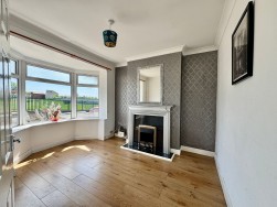 Tynycoed Crescent, Cefn Fforest, NP12