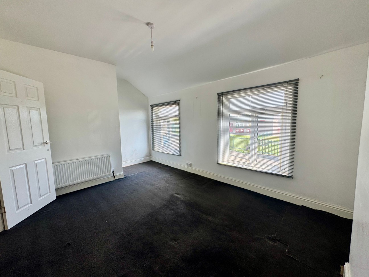 Tynycoed Crescent, Cefn Fforest, NP12