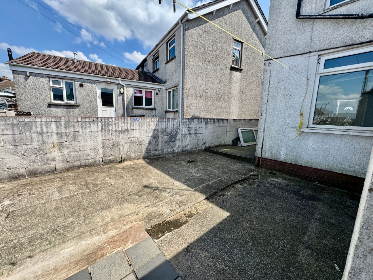 Tynycoed Crescent, Cefn Fforest, NP12