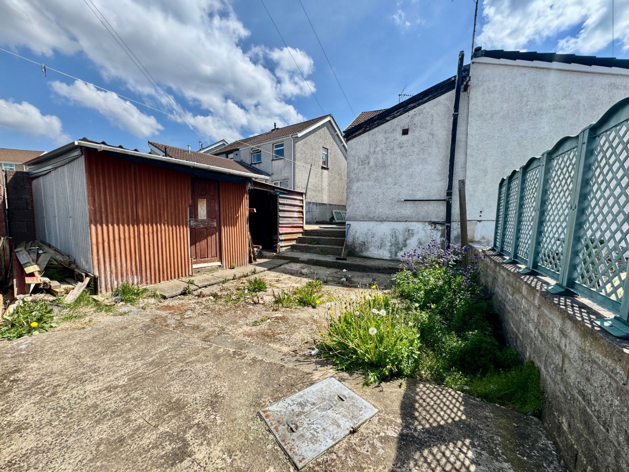 Tynycoed Crescent, Cefn Fforest, NP12