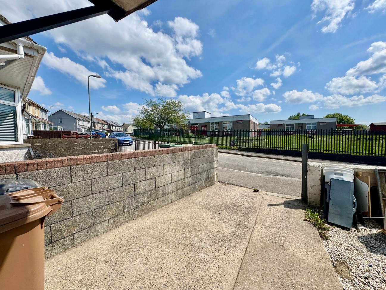 Tynycoed Crescent, Cefn Fforest, NP12