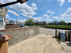 Tynycoed Crescent, Cefn Fforest, NP12