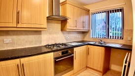 Clos Llyswen, Penpedairheol, CF82