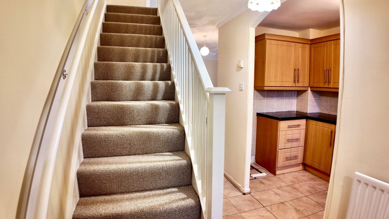 Clos Llyswen, Penpedairheol, CF82