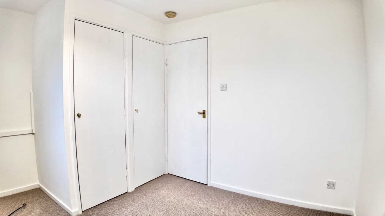 Clos Llyswen, Penpedairheol, CF82