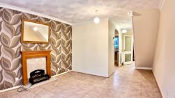 Clos Llyswen, Penpedairheol, CF82