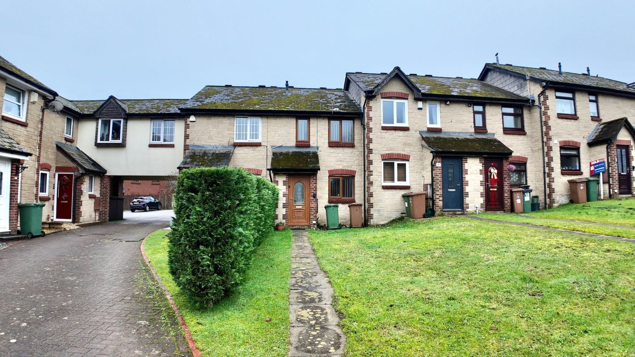 Clos Llyswen, Penpedairheol, CF82