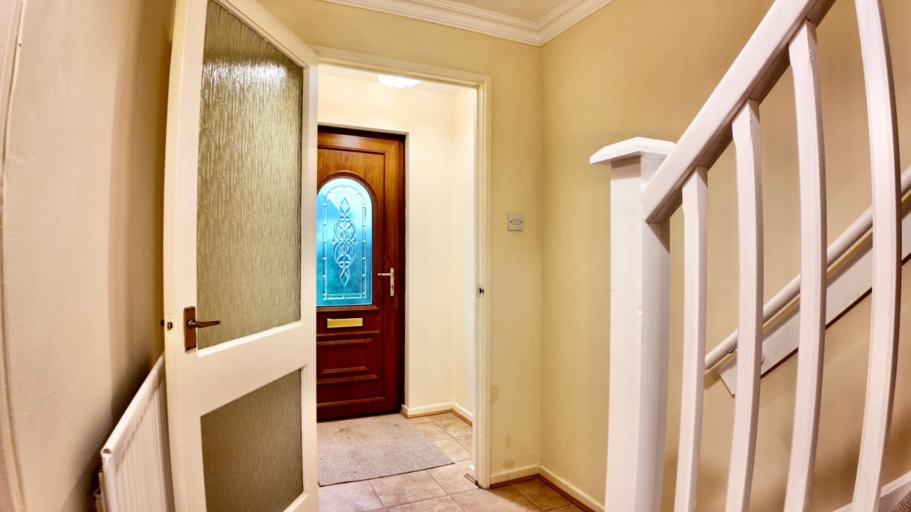 Clos Llyswen, Penpedairheol, CF82