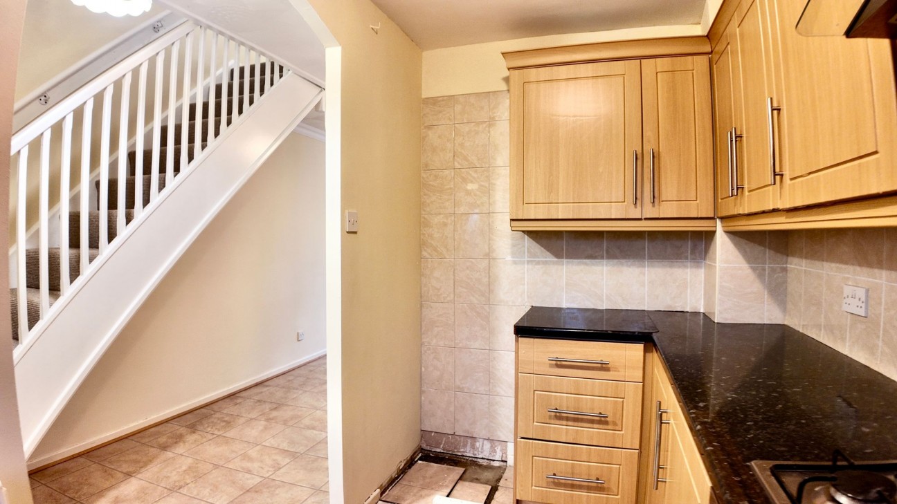 Clos Llyswen, Penpedairheol, CF82