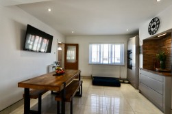 Treowen Road, Newbridge, NP11