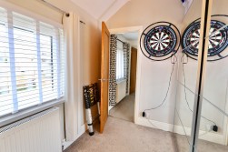 Treowen Road, Newbridge, NP11