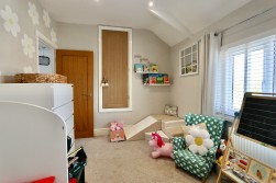 Treowen Road, Newbridge, NP11