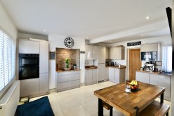 Treowen Road, Newbridge, NP11