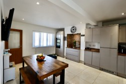 Treowen Road, Newbridge, NP11