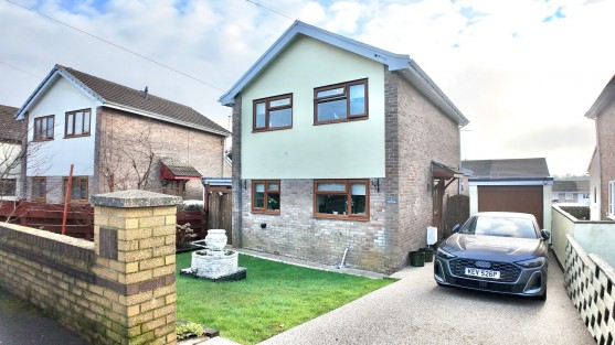 Clyde Close, Pontllanfraith, NP12