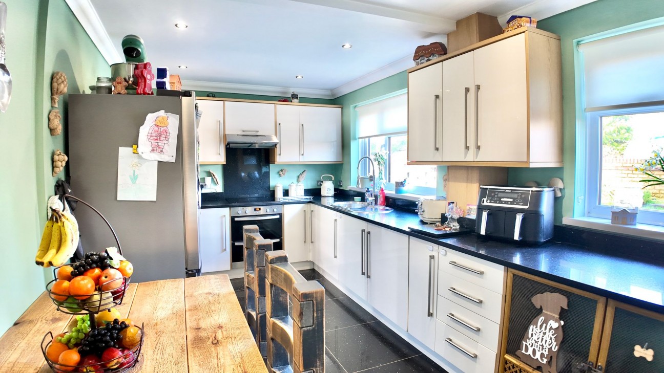 Clyde Close, Pontllanfraith, NP12