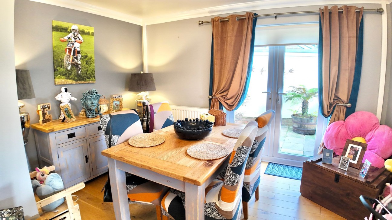 Clyde Close, Pontllanfraith, NP12