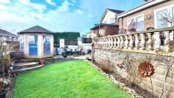 Clyde Close, Pontllanfraith, NP12