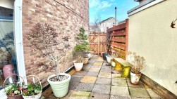 Clyde Close, Pontllanfraith, NP12